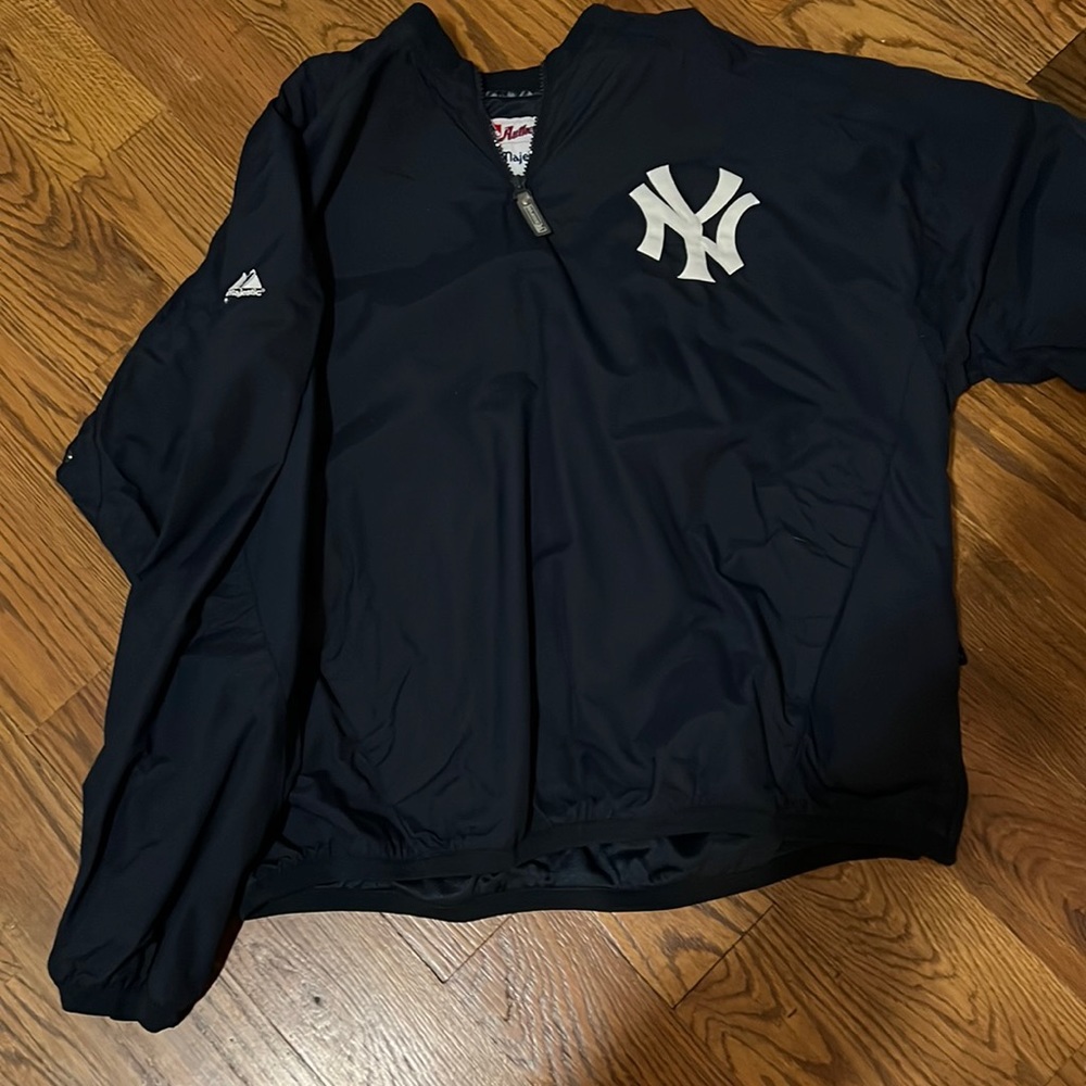 Vintage RARE original 90’s New York Yankees batting practice jacket.